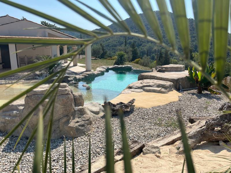 Pisciniste pour construction piscine naturelle, lagon, moderne sur-mesure dans le Var 83
